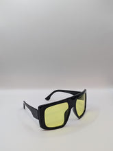 Load image into Gallery viewer, BADDIE SUNGLASSES
