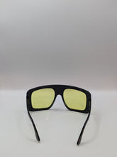 Load image into Gallery viewer, BADDIE SUNGLASSES
