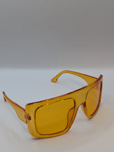 Load image into Gallery viewer, BADDIE SUNGLASSES
